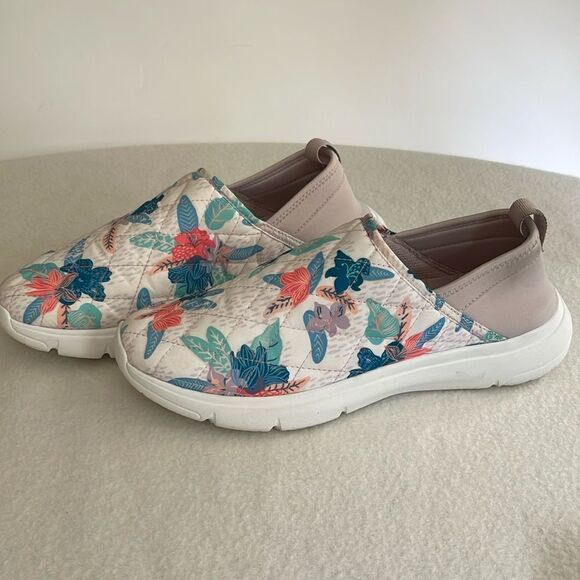 Vera Bradley VB Cloud Slip-On Sneakers - Picture 1 of 10